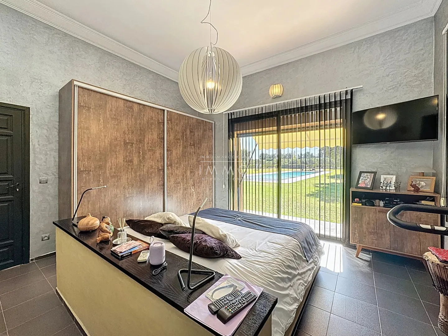 Villa à vendre route de sidi abdellah ghiat – 9 chambres – 600 m² – terrain 2,6 ha – vue atlas – vna – 5 bungalows