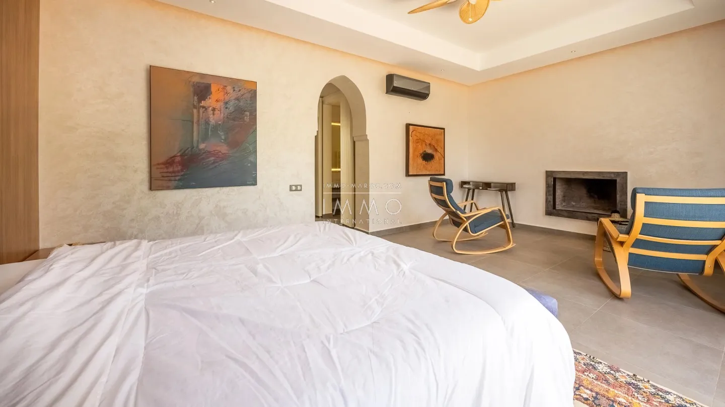 Villa à vendre route de l'ourika – 6 chambres – 920 m² – terrain 5 600 m² – vna – panneaux solaires – parc arboré