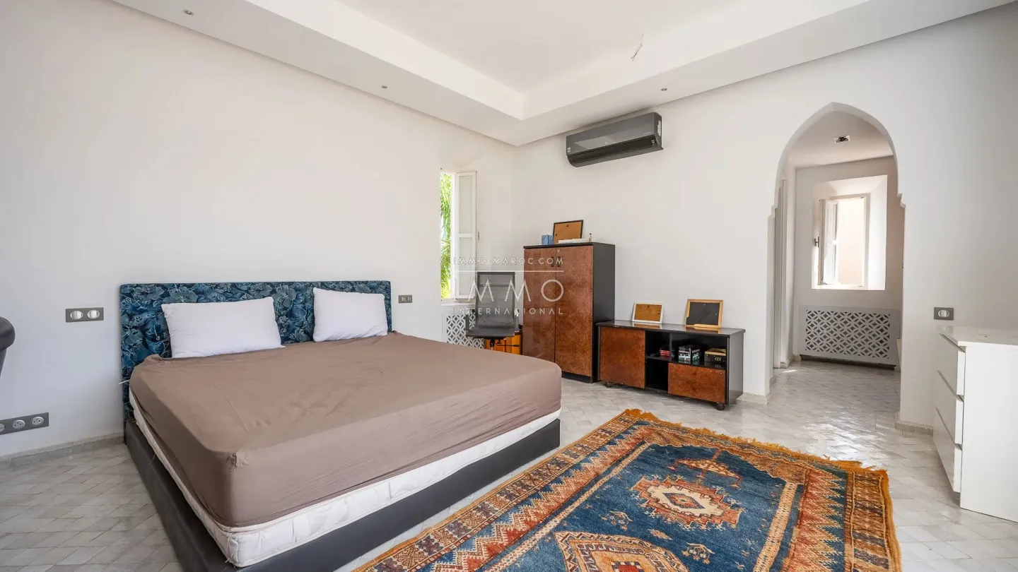 Villa à vendre route de l'ourika – 6 chambres – 920 m² – terrain 5 600 m² – vna – panneaux solaires – parc arboré