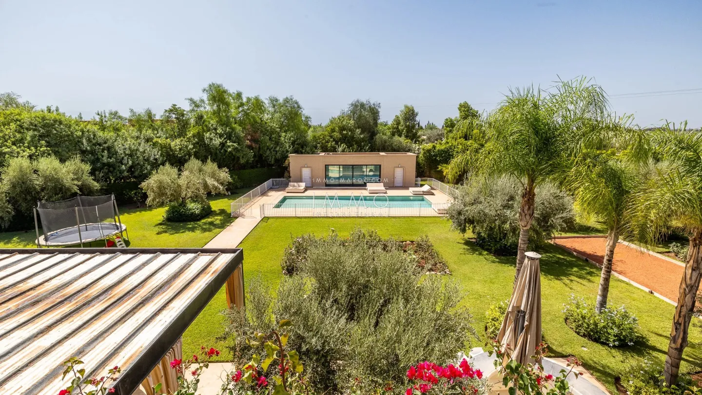 Villa à vendre route de l'ourika – 6 chambres – 920 m² – terrain 5 600 m² – vna – panneaux solaires – parc arboré