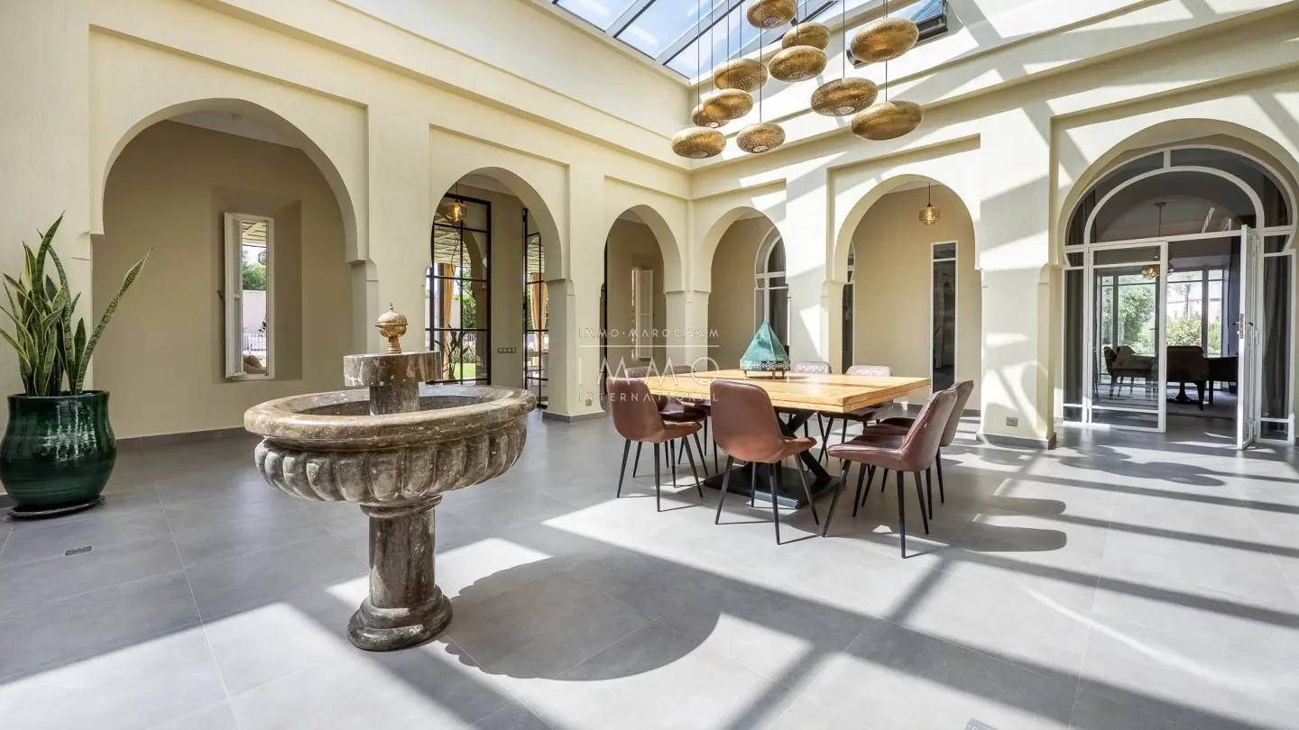 Villa à vendre route de l'ourika – 6 chambres – 920 m² – terrain 5 600 m² – vna – panneaux solaires – parc arboré