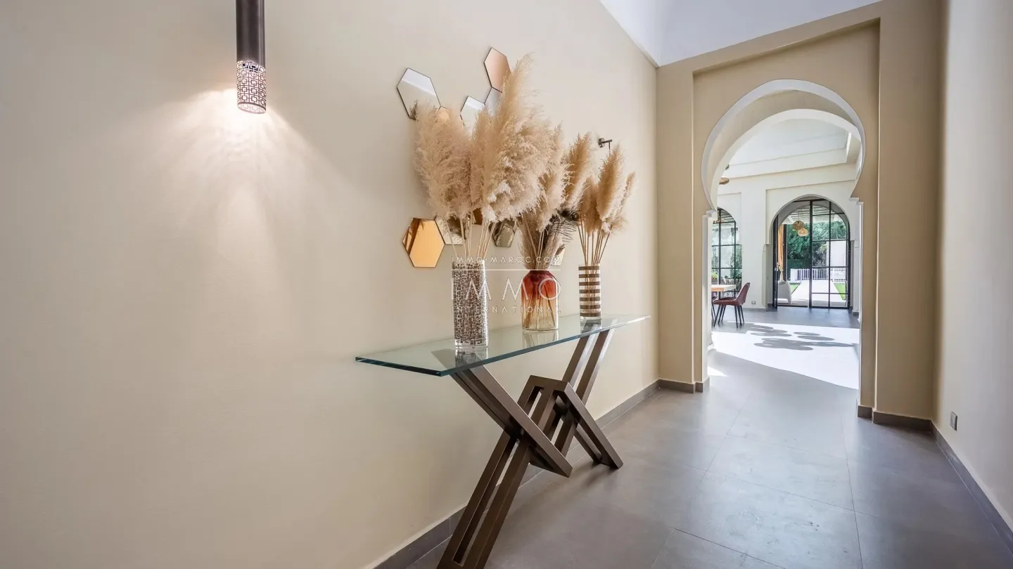 Villa à vendre route de l'ourika – 6 chambres – 920 m² – terrain 5 600 m² – vna – panneaux solaires – parc arboré