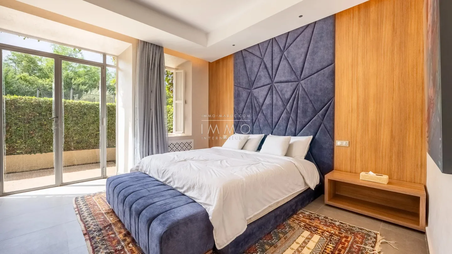 Villa à vendre route de l'ourika – 6 chambres – 920 m² – terrain 5 600 m² – vna – panneaux solaires – parc arboré