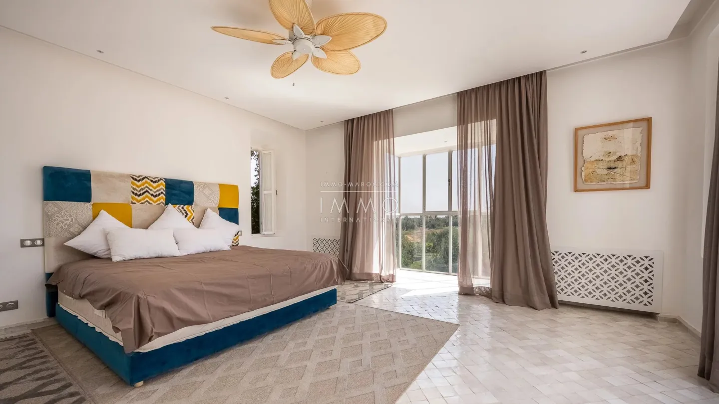 Villa à vendre route de l'ourika – 6 chambres – 920 m² – terrain 5 600 m² – vna – panneaux solaires – parc arboré