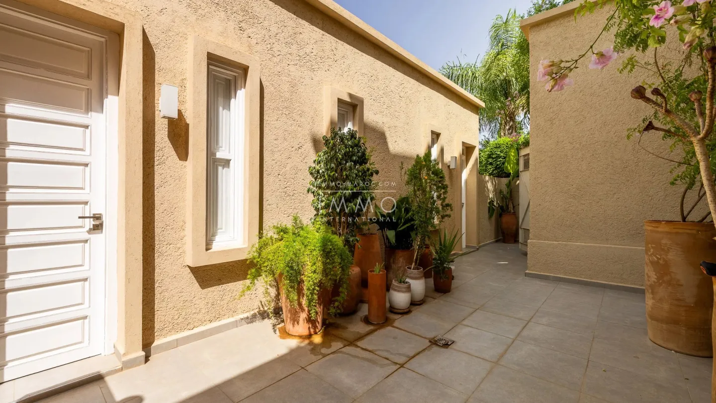 Villa à vendre route de l'ourika – 6 chambres – 920 m² – terrain 5 600 m² – vna – panneaux solaires – parc arboré