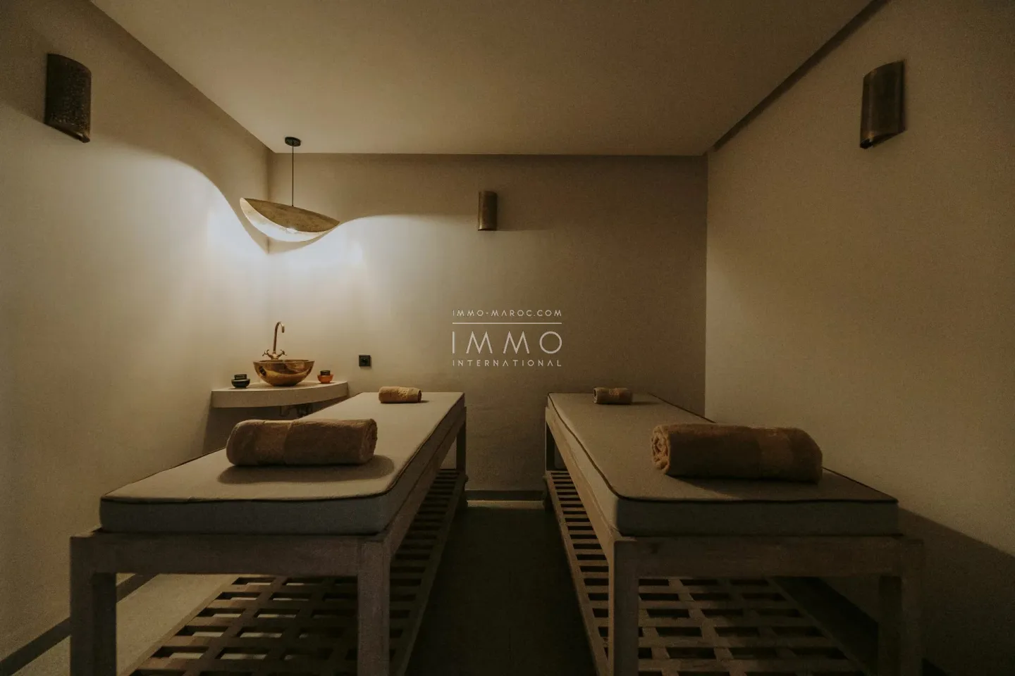 Villa contemporaine neuve à vendre à amelkis 2 – 5 chambres – piscine chauffée