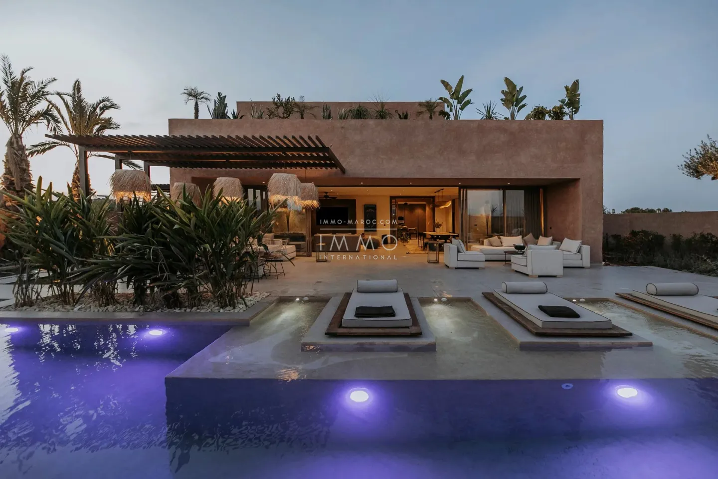 Villa contemporaine neuve à vendre à amelkis 2 – 5 chambres – piscine chauffée