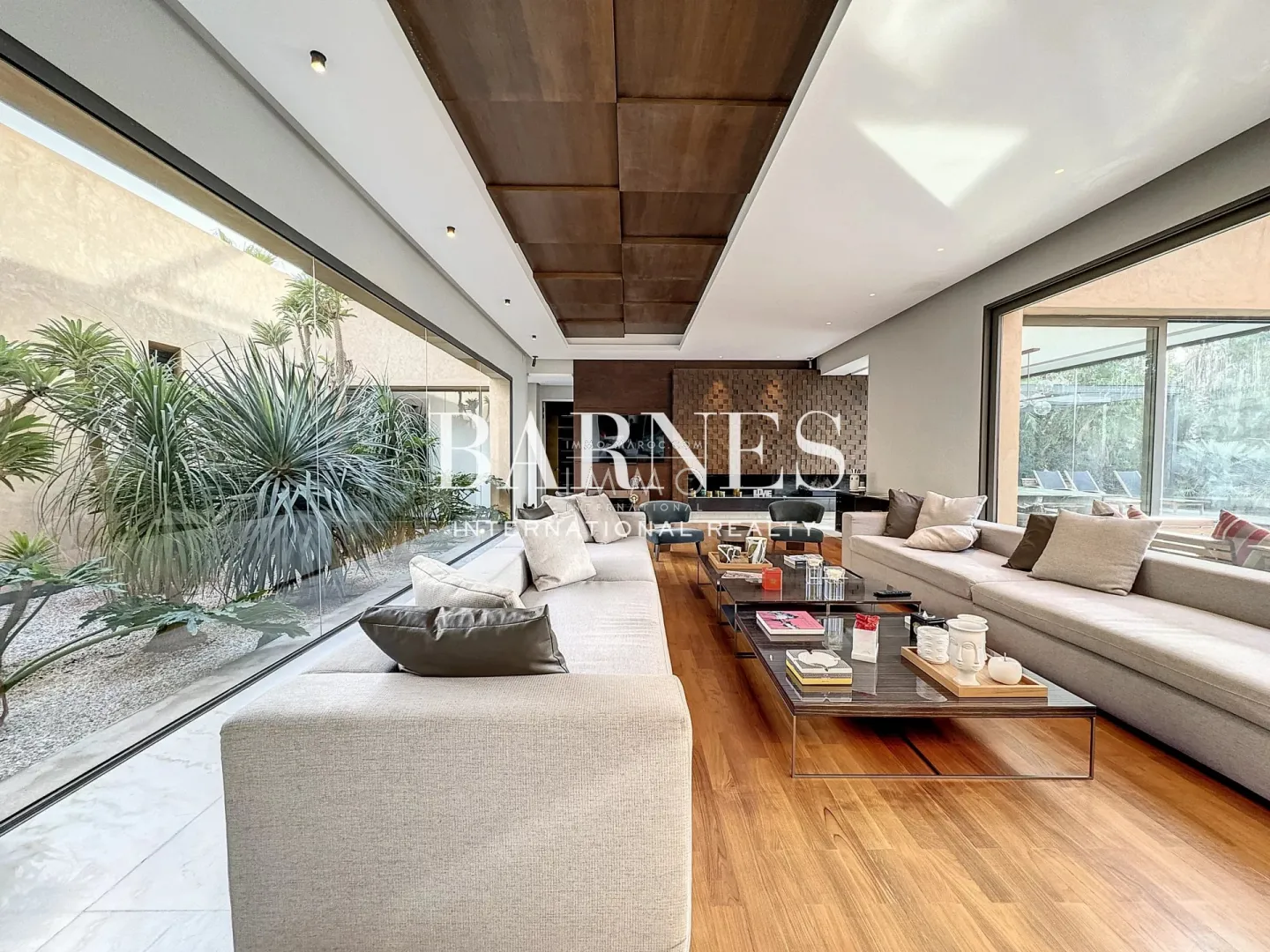 Villa contemporaine de luxe à vendre – route de ouarzazate – 4 suites – design italien