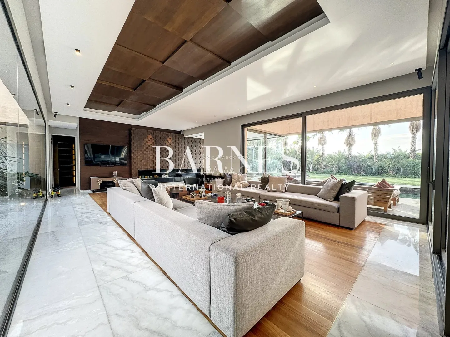 Villa contemporaine de luxe à vendre – route de ouarzazate – 4 suites – design italien