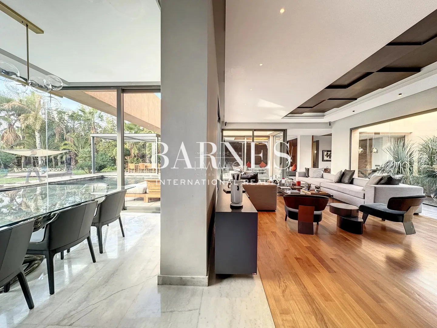 Villa contemporaine de luxe à vendre – route de ouarzazate – 4 suites – design italien