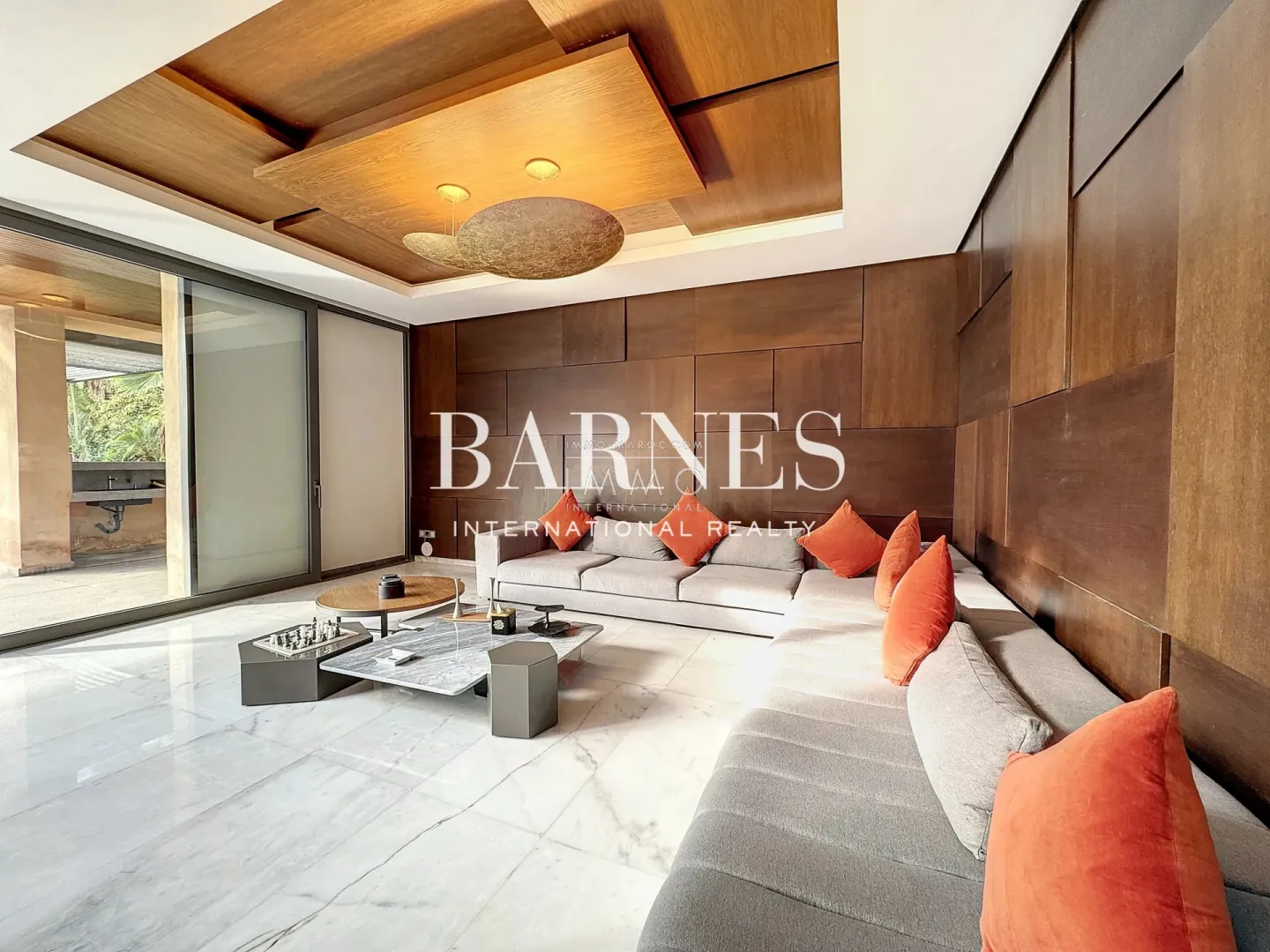 Villa contemporaine de luxe à vendre – route de ouarzazate – 4 suites – design italien