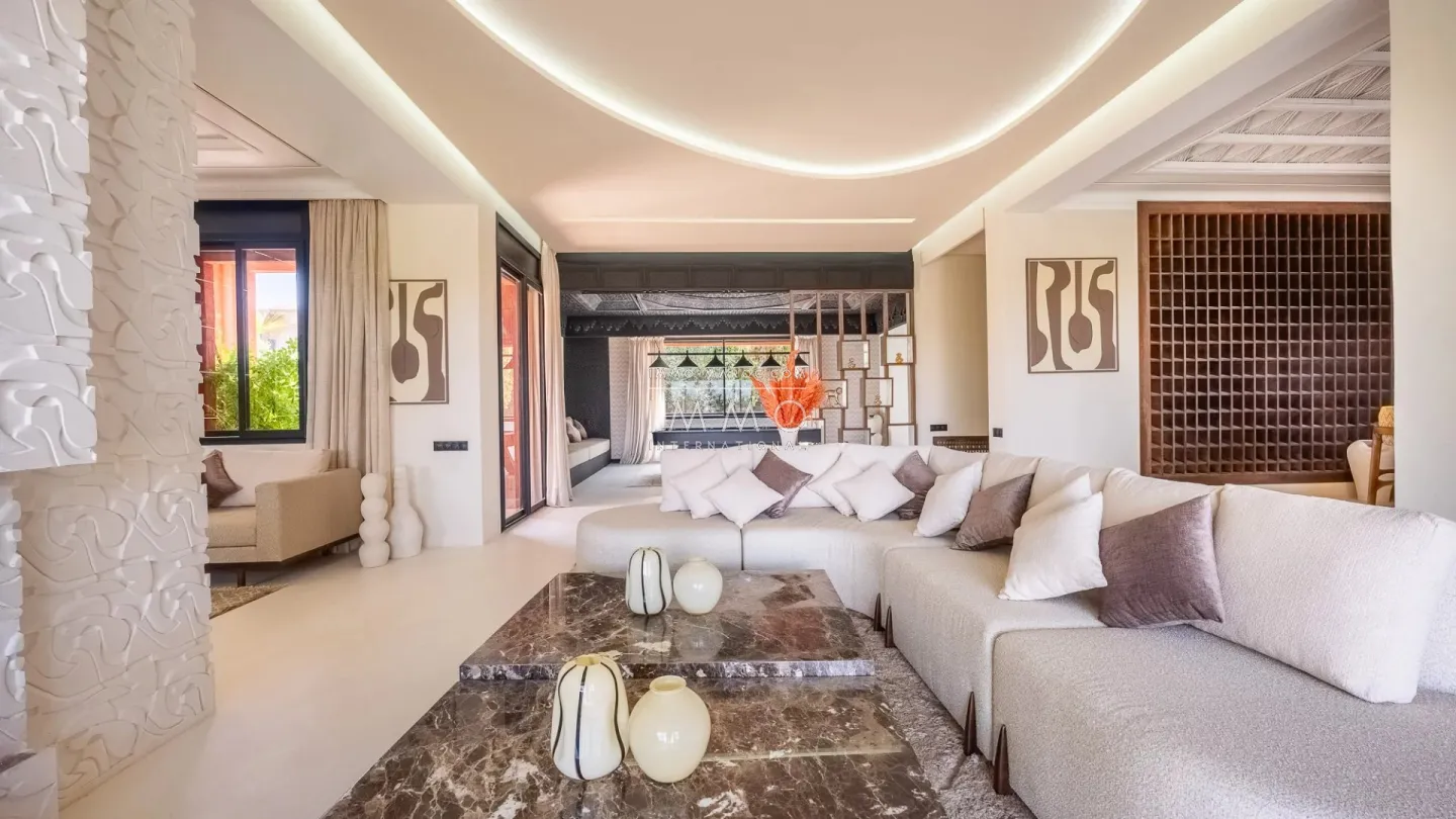 Villa à vendre golf amelkis – 6 suites – 700 m² – terrain 1 200 m² – rénovée – spa cinéma cave – vue atlas