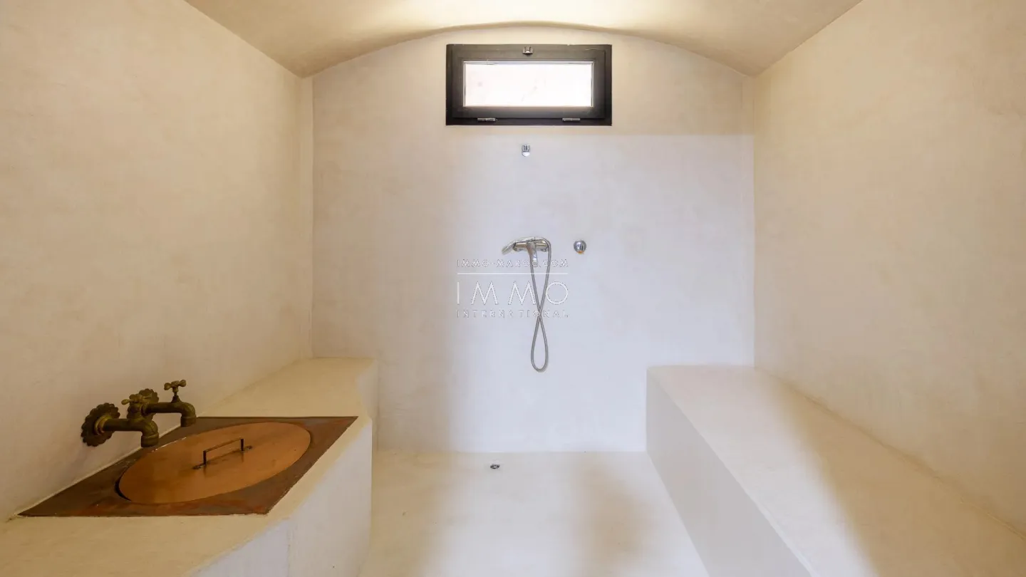 Villa à vendre golf amelkis – 6 suites – 700 m² – terrain 1 200 m² – rénovée – spa cinéma cave – vue atlas