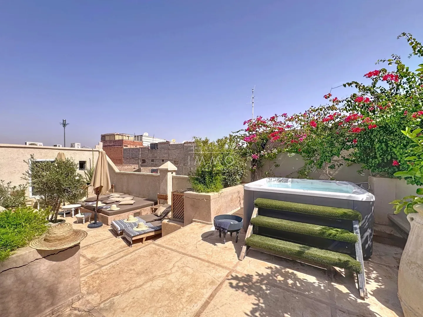 Riad à vendre – bab doukkala – 9 chambres – maison d'hôtes en activité – licence exploitation – spa & 2 patios – potentiel hôtelier