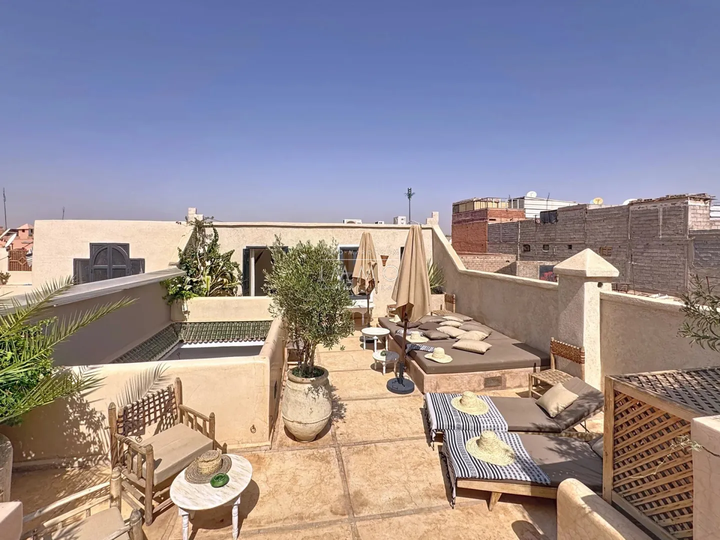 Riad à vendre – bab doukkala – 9 chambres – maison d'hôtes en activité – licence exploitation – spa & 2 patios – potentiel hôtelier