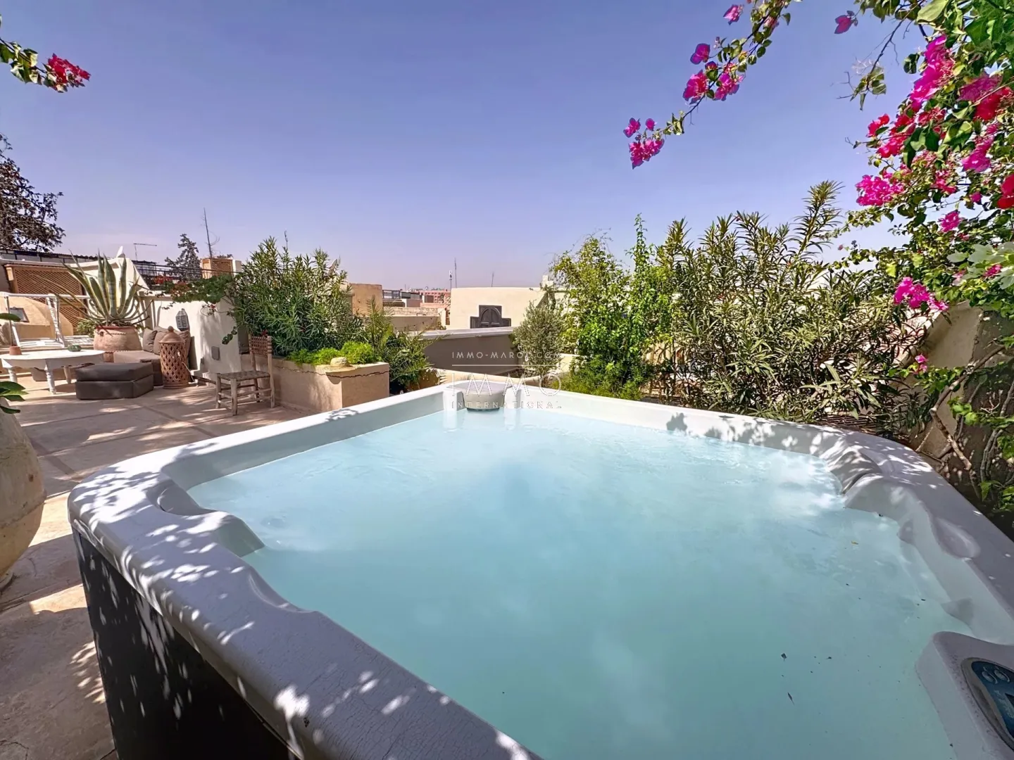 Riad à vendre – bab doukkala – 9 chambres – maison d'hôtes en activité – licence exploitation – spa & 2 patios – potentiel hôtelier