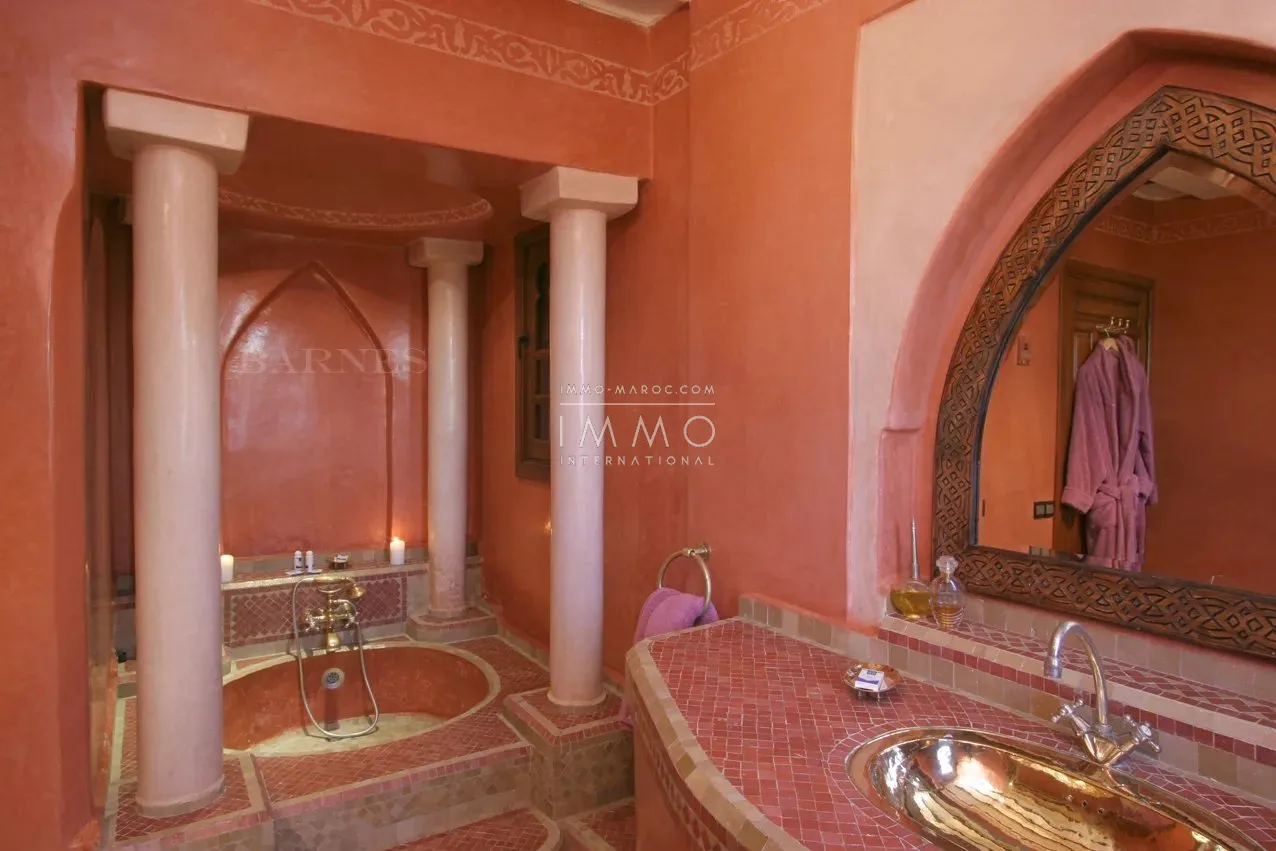 Petit palais situÉ dans un nouveau quartier rÉsidentiel de marrakech,