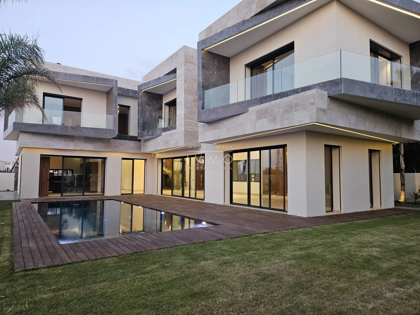 Villa d'exception à vendre route de ouarzazate – 4 suites – proche golfs