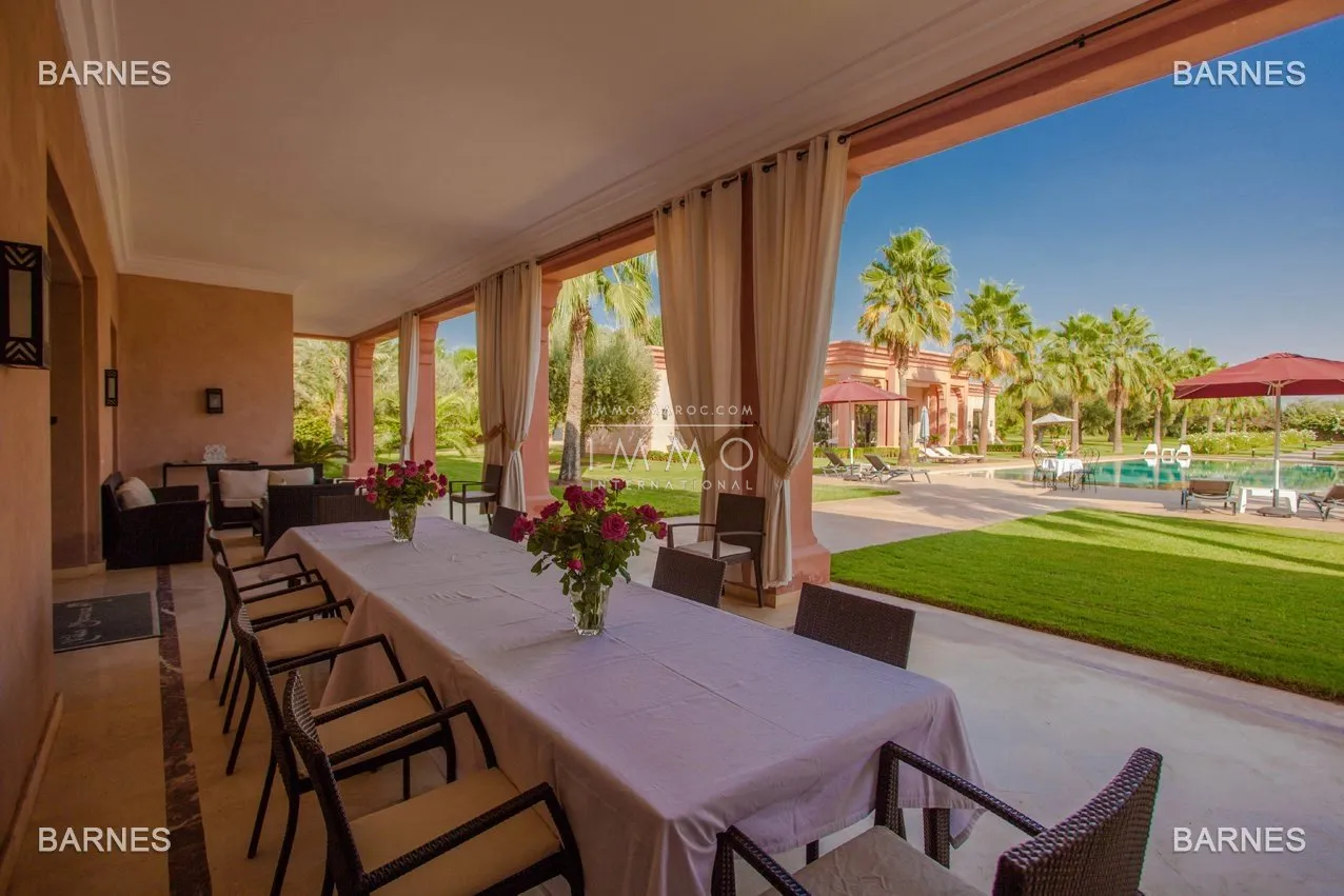 Somptueuse propriété de maître – route de fès – 8 suites – piscine chauffée 26m