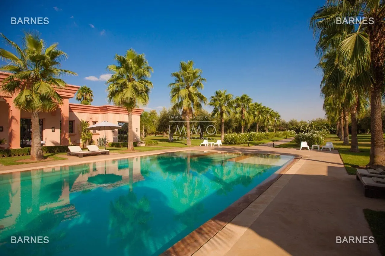 Somptueuse propriété de maître – route de fès – 8 suites – piscine chauffée 26m