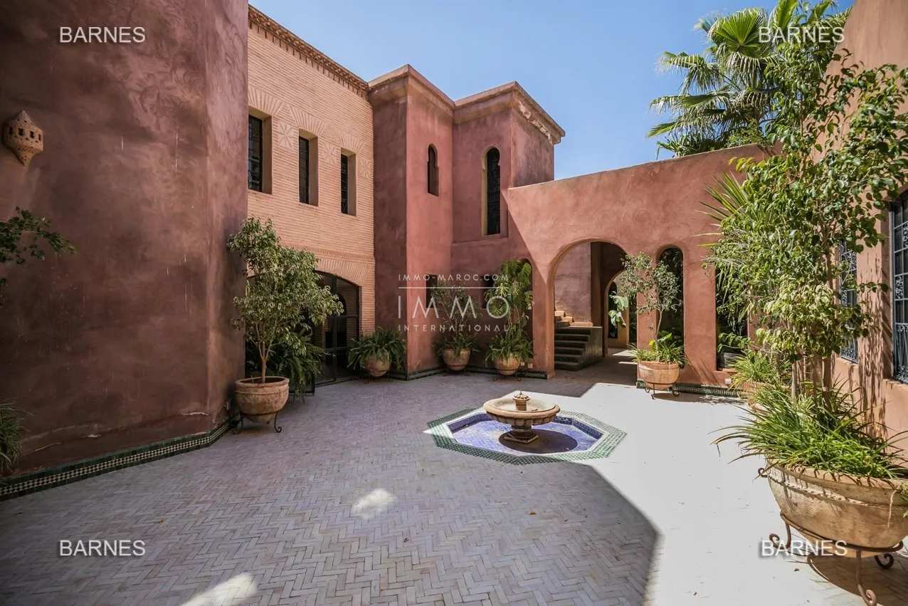 Villa de prestige route de ouarzazate – style art déco & marocain – 9 suites – parc de 6 000 m²