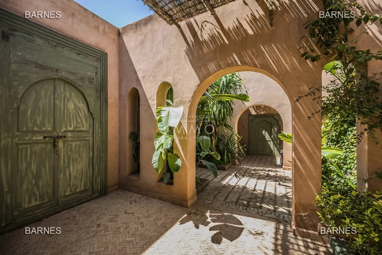 Villa de prestige route de ouarzazate – style art déco & marocain – 9 suites – parc de 6 000 m²