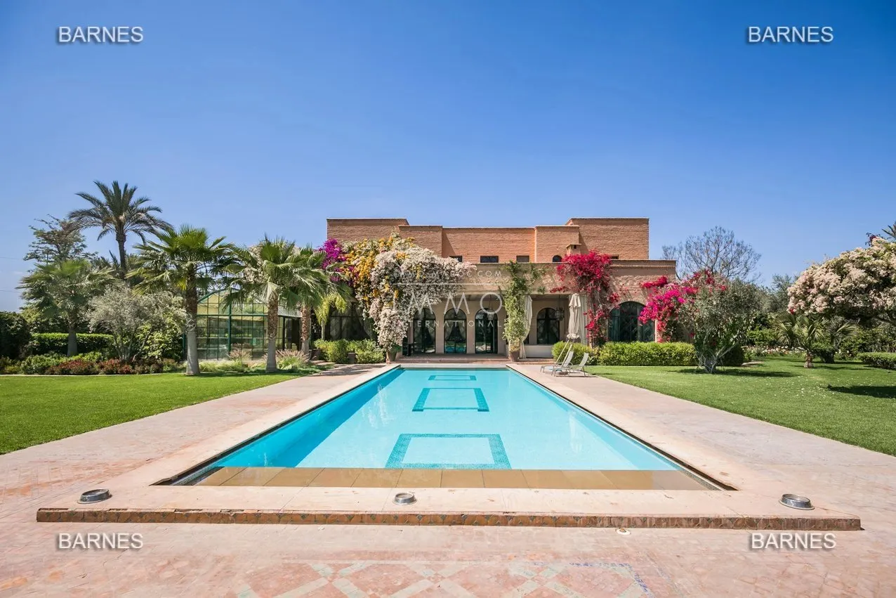 Villa de prestige route de ouarzazate – style art déco & marocain – 9 suites – parc de 6 000 m²