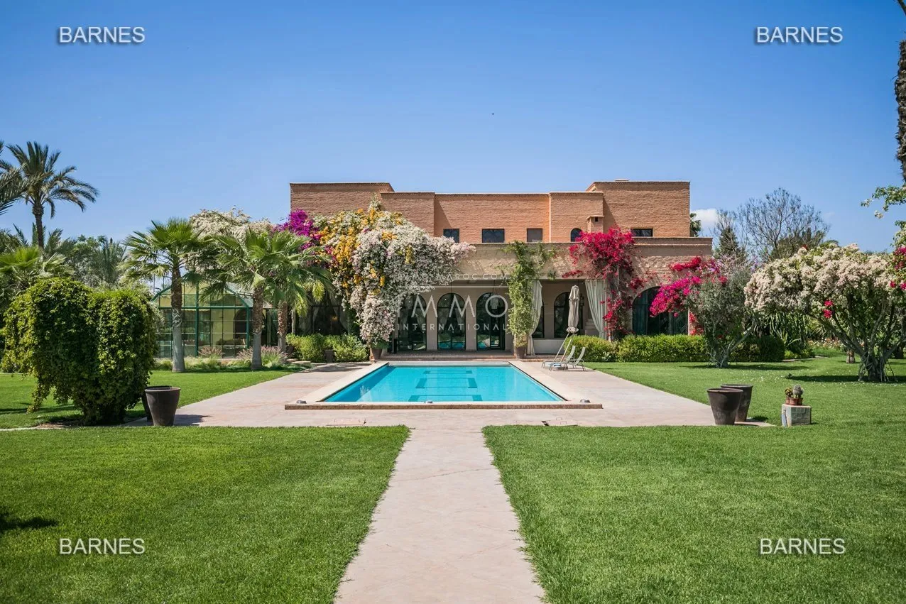 Villa de prestige route de ouarzazate – style art déco & marocain – 9 suites – parc de 6 000 m²