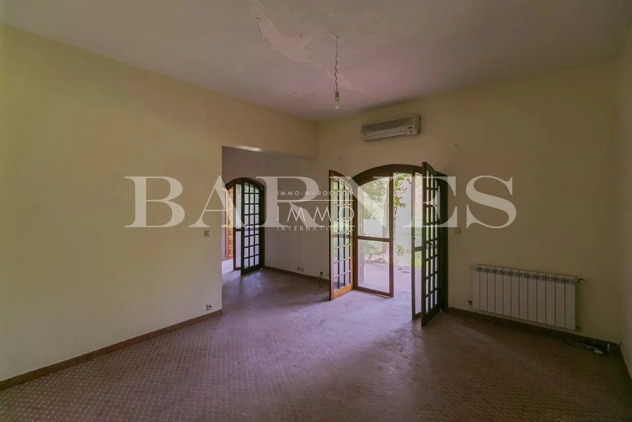 Belle villa sur la palmeraie bab atlas dans une oasis de verdure à vendre.