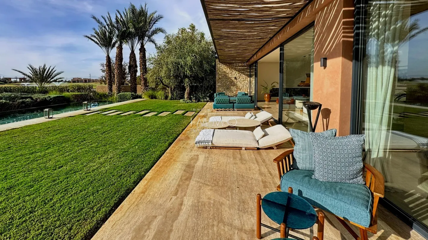 Villa à vendre golf amelkis – 6 suites – 600 m² – terrain 1 500 m² – 1ère ligne lac & atlas – pool house