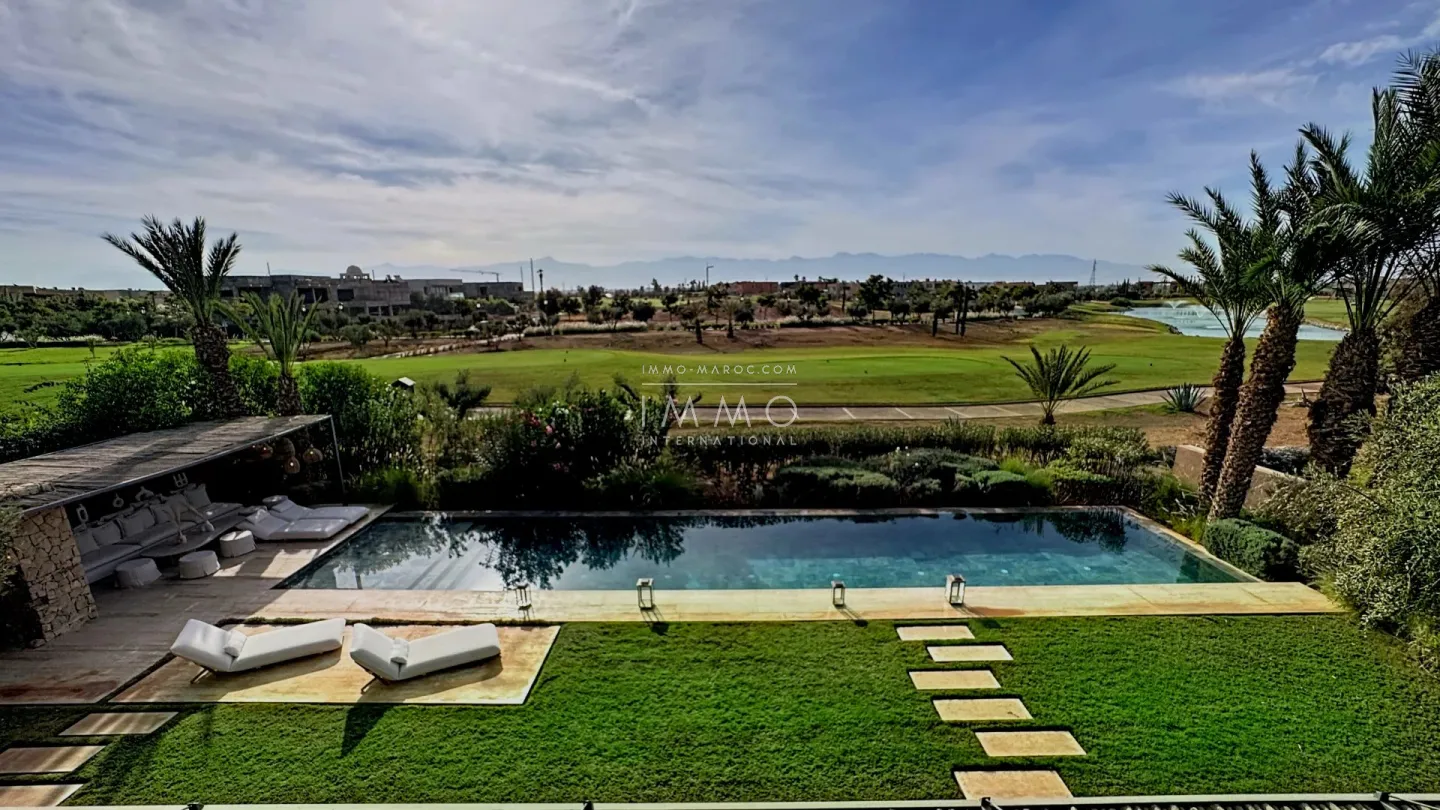 Villa à vendre golf amelkis – 6 suites – 600 m² – terrain 1 500 m² – 1ère ligne lac & atlas – pool house