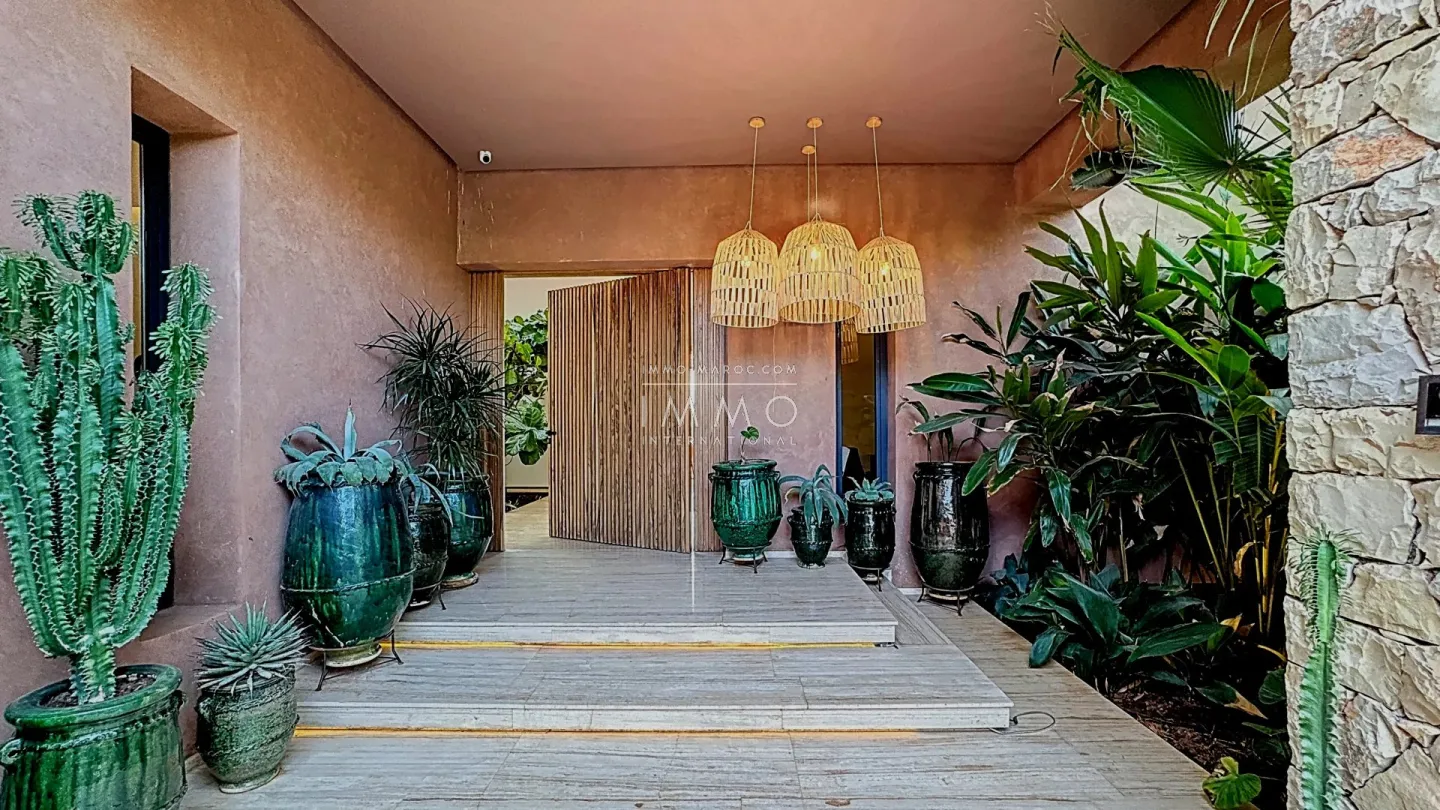 Villa à vendre golf amelkis – 6 suites – 600 m² – terrain 1 500 m² – 1ère ligne lac & atlas – pool house