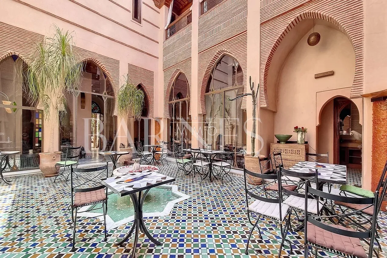 Maison d'hôtes en exploitation à vendre dar el bacha marrakech - 18 chambres - potentiel hôtelier