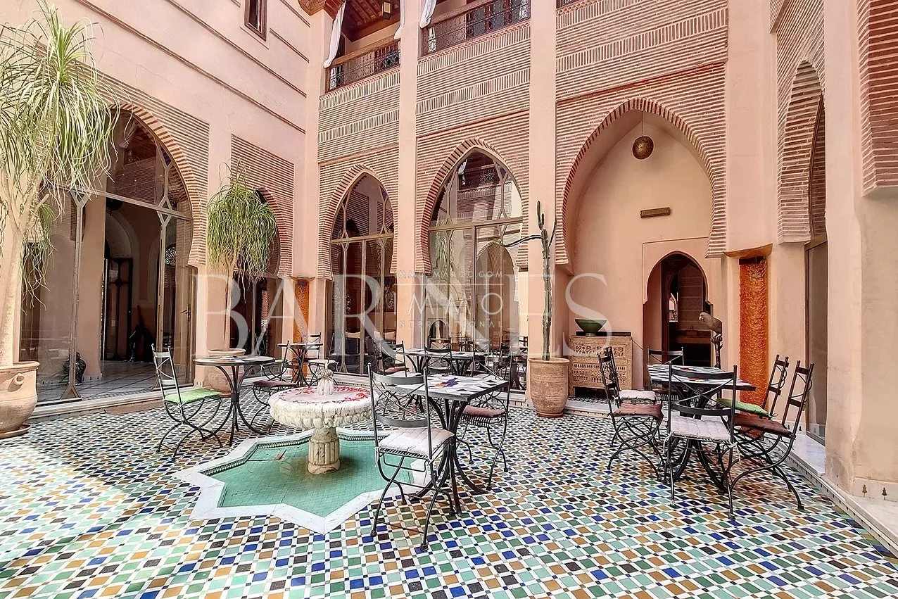 Maison d'hôtes en exploitation à vendre dar el bacha marrakech - 18 chambres - potentiel hôtelier