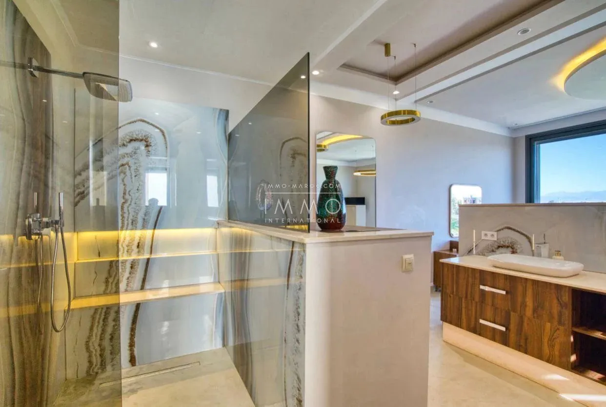 Villa à vendre route d'amizmiz marrakech – 5 chambres – 740 m² – rooftop – piscine chauffée