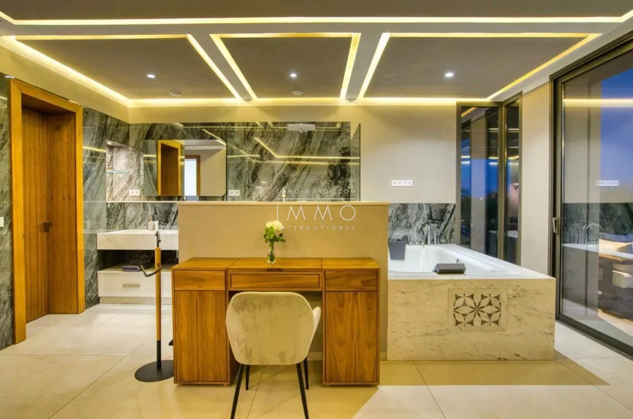 Villa à vendre route d'amizmiz marrakech – 5 chambres – 740 m² – rooftop – piscine chauffée