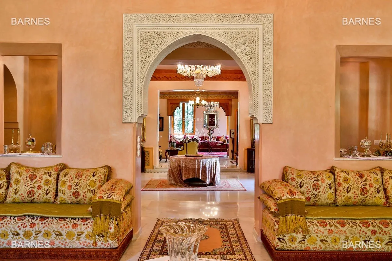 Élégance classique à la palmeraie – parc d'un hectare 