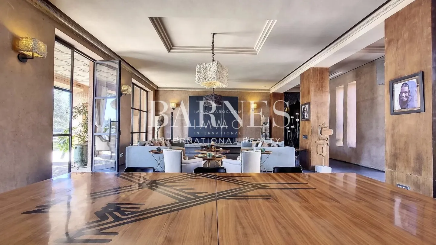 Villa d’exception en pisé – palmeraie de marrakech – 7 suites – Éco-conception & spa