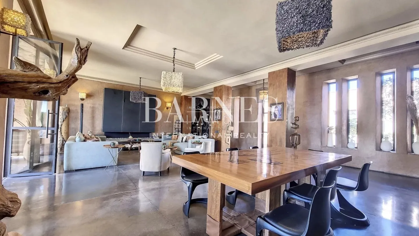 Villa d’exception en pisé – palmeraie de marrakech – 7 suites – Éco-conception & spa