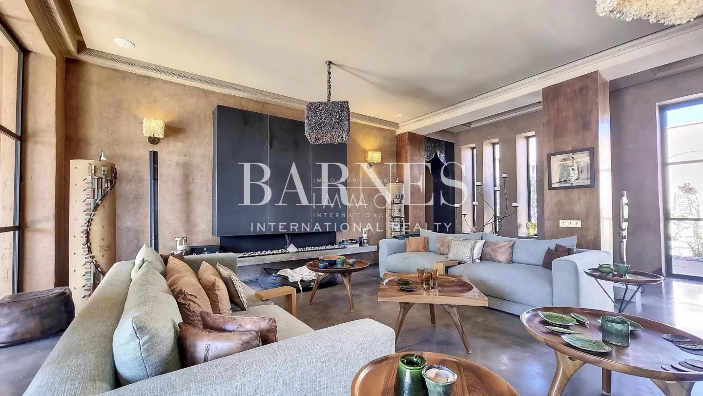 Villa d’exception en pisé – palmeraie de marrakech – 7 suites – Éco-conception & spa