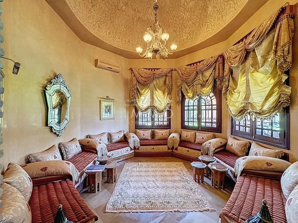 Villa à vendre palmeraie – 6 chambres – 700 m² – terrain 1 ha – architecture marocaine traditionnelle – dépendance