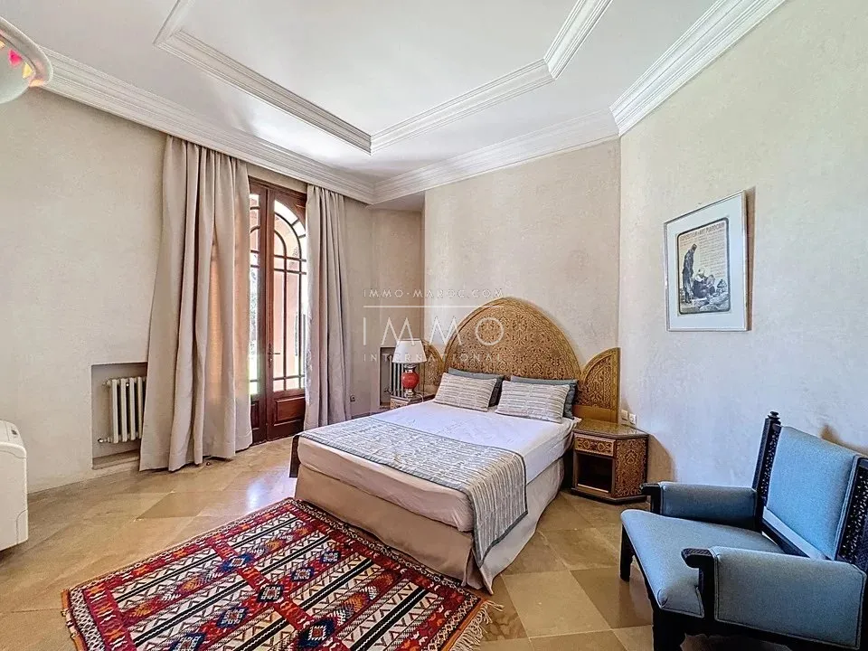 Villa à vendre palmeraie – 6 chambres – 700 m² – terrain 1 ha – architecture marocaine traditionnelle – dépendance