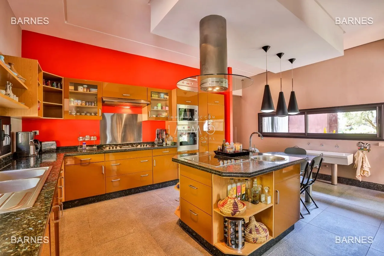 Villa d’architecte contemporaine au cœur d’une oliveraie – route de l'ourika – 5 chambres