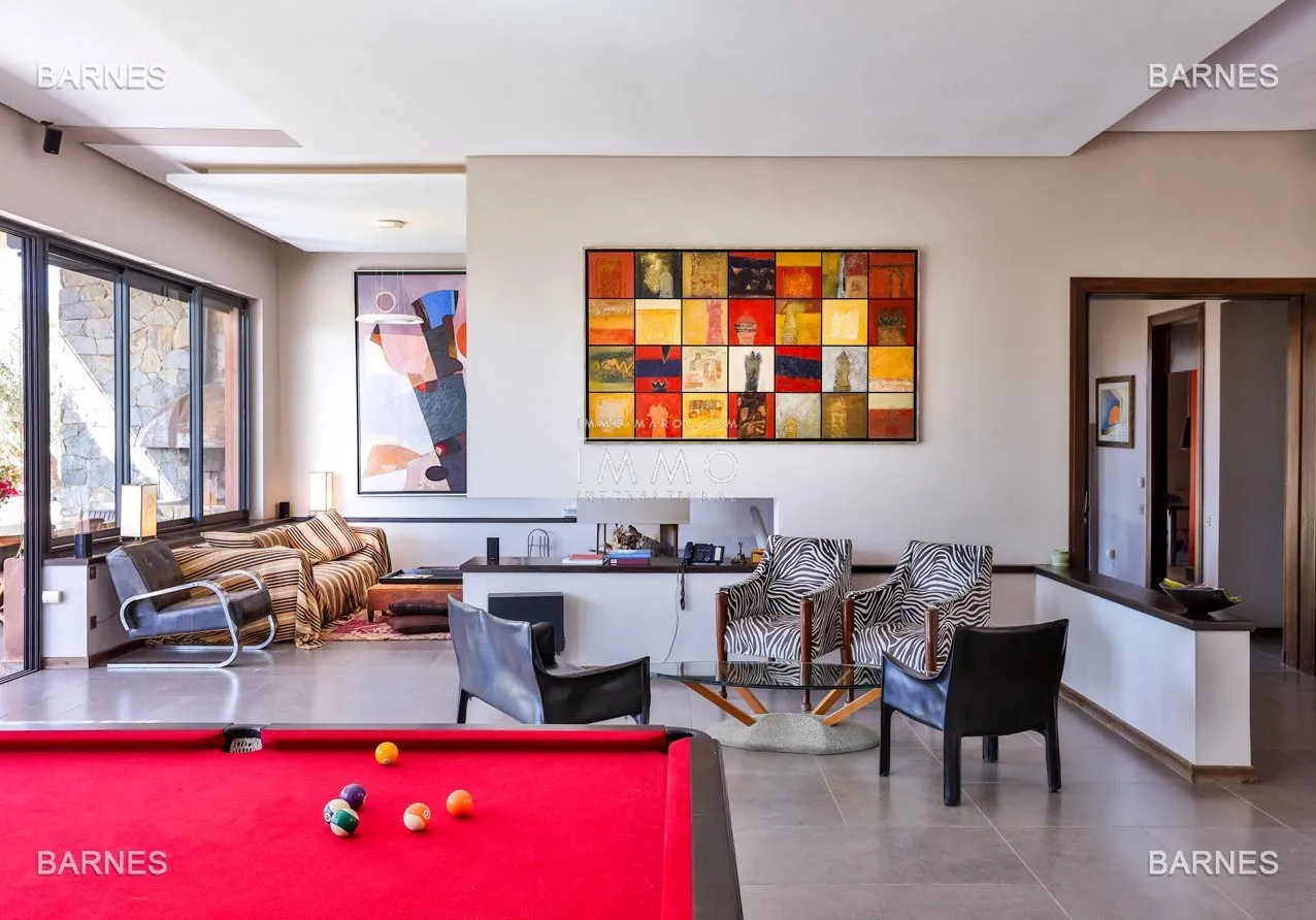 Villa d’architecte contemporaine au cœur d’une oliveraie – route de l'ourika – 5 chambres