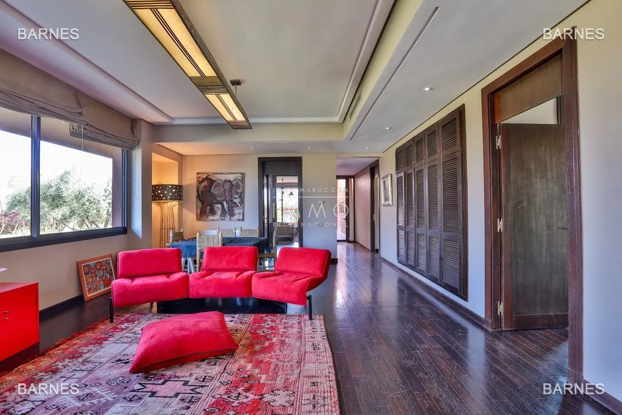 Villa d’architecte contemporaine au cœur d’une oliveraie – route de l'ourika – 5 chambres