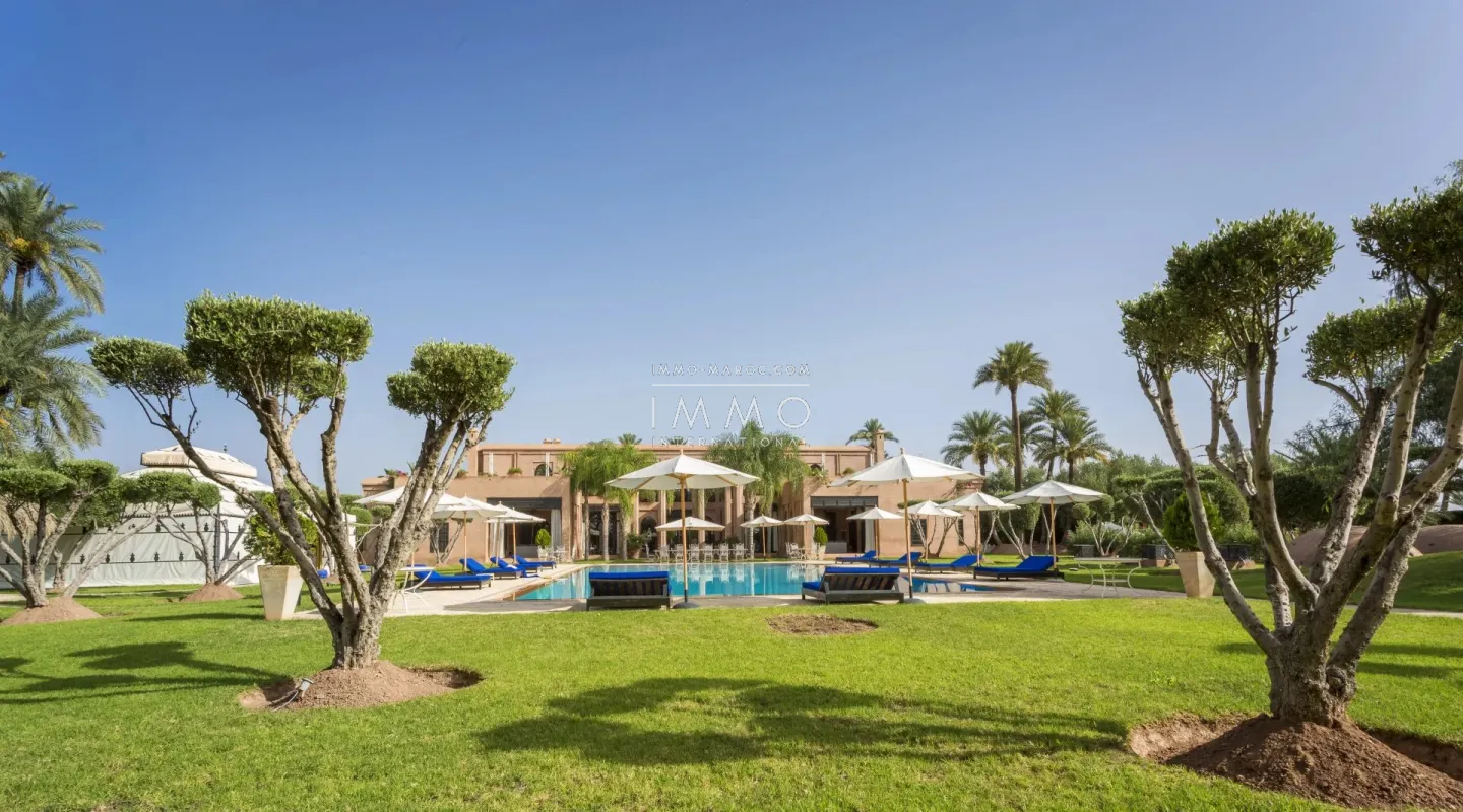 Palais d'hôtes à vendre route de fès – 11 suites – 1 500 m² – terrain 1,5 ha – en activité – vna – spa 200 m²
