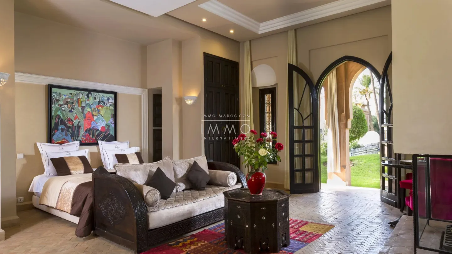 Palais d'hôtes à vendre route de fès – 11 suites – 1 500 m² – terrain 1,5 ha – en activité – vna – spa 200 m²