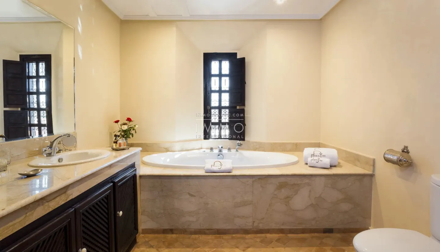 Palais d'hôtes à vendre route de fès – 11 suites – 1 500 m² – terrain 1,5 ha – en activité – vna – spa 200 m²