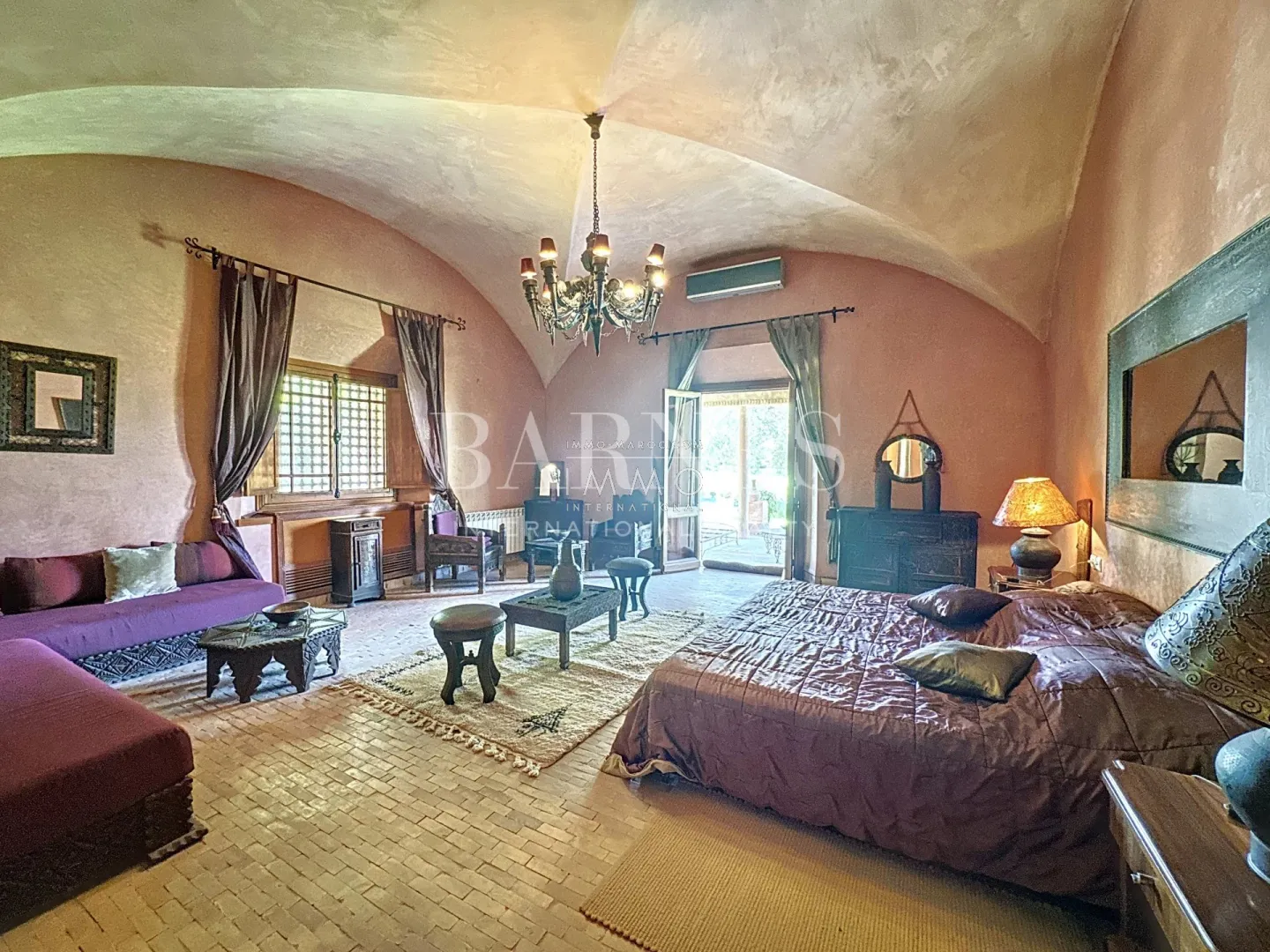 Villa à vendre golf amelkis – 9 chambres – 800 m² – terrain 3 300 m² – 1ère ligne – architecte elie mouyal – borj traditionnel