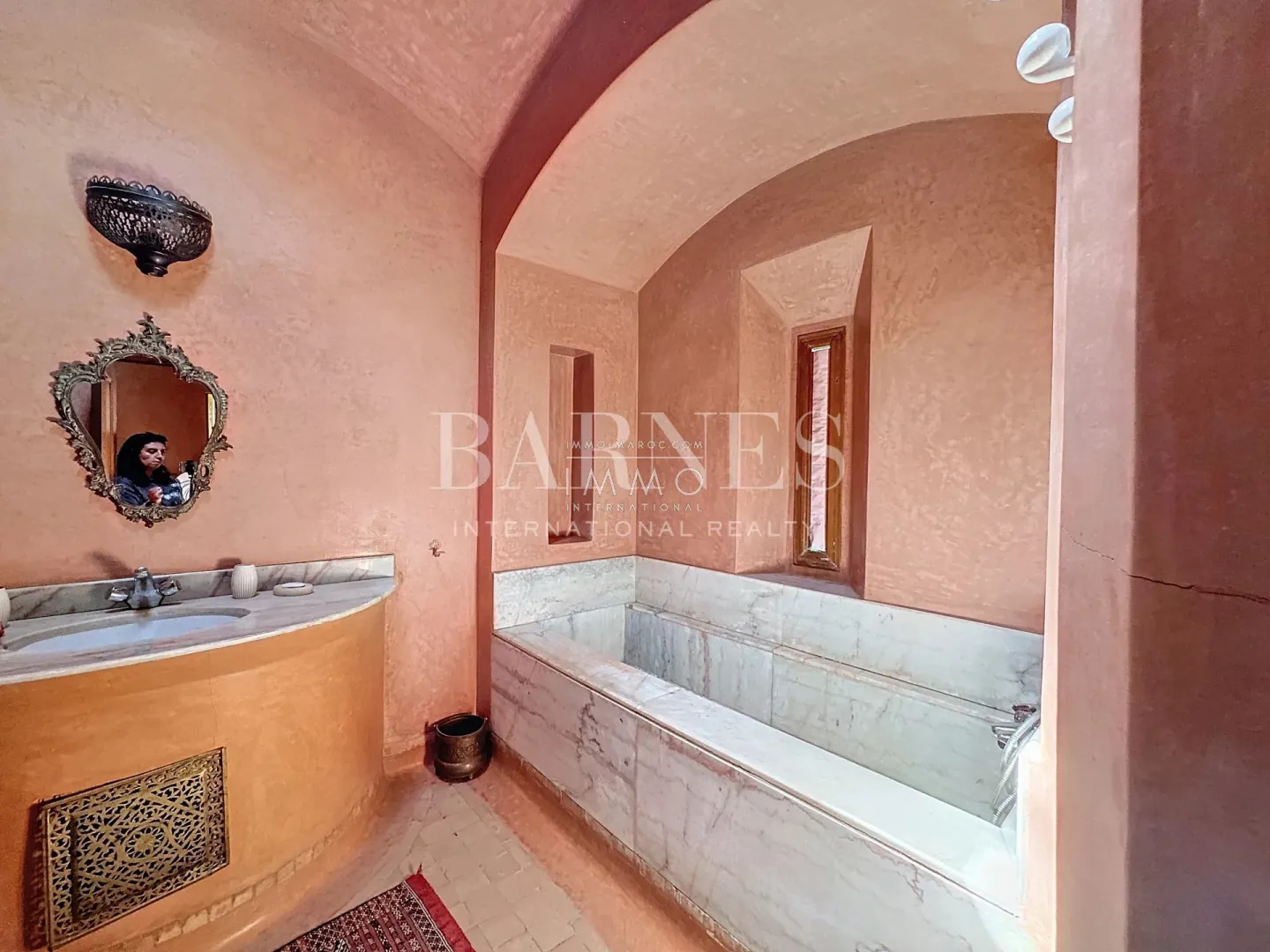 Villa à vendre golf amelkis – 9 chambres – 800 m² – terrain 3 300 m² – 1ère ligne – architecte elie mouyal – borj traditionnel